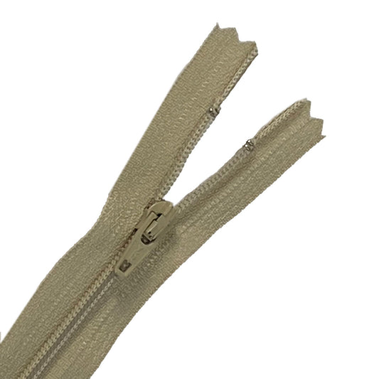 Fermeture éclair YKK non séparable beige, maille nylon 4mm, Zip 4 spirale fixe