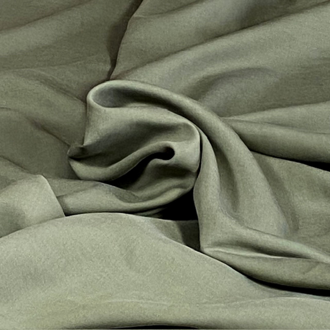 Tissu twill de viscose, uni vert kaki, made in France, 50cm