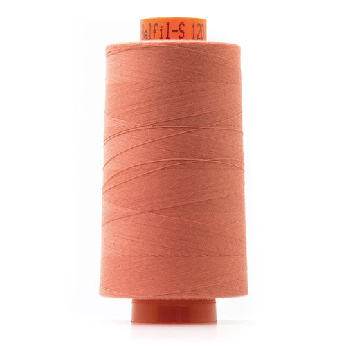 Bobine de fil polyester rose saumon, Cône surjeteuse 5000m Belfil Col. 507