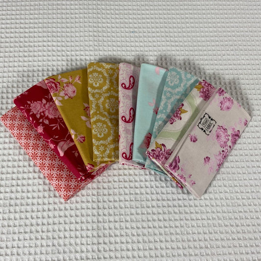 Lot de 9 coupons de tissus Tilda Fleurs, 35x50cm